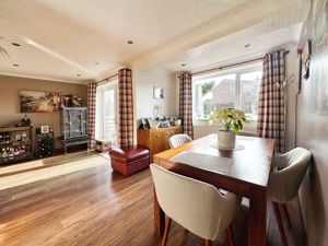 Dining Room- click for photo gallery